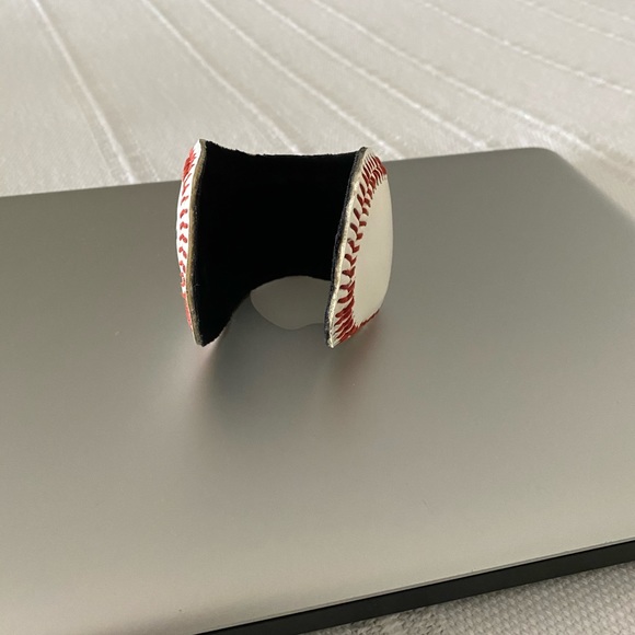 Baseball cuff bracelet - Picture 2 of 4
